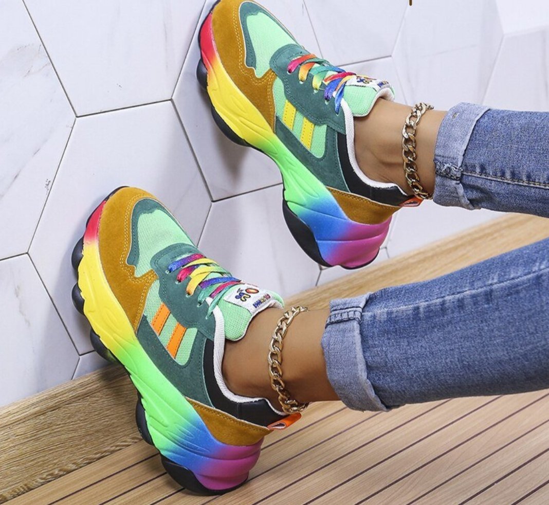 camilla-trendy-regenboog-sneakers-448766.jpg